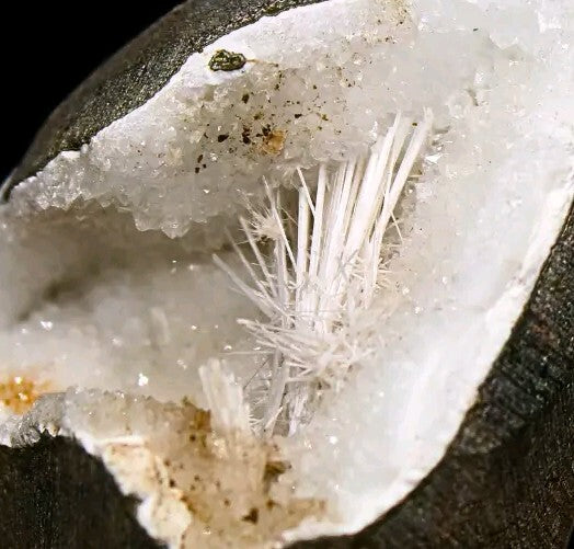 Natural Scolecite Spray Geode โ 135g โ Zeolite Crystal from India ๐ฎ๐ณ
